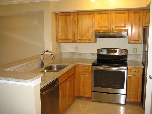 Building Photo - 15035 Michelangelo Blvd