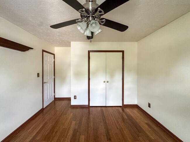 Building Photo - 6875 Baystone Rd