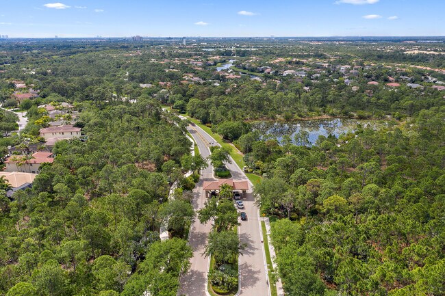 Building Photo - 956 Mill Creek Dr