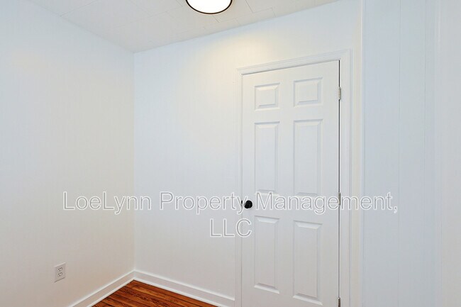 Building Photo - 505 B St