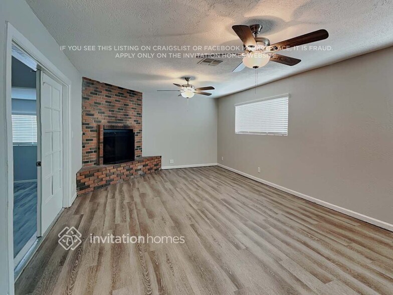 Building Photo - 3114 W Charter Oak Rd