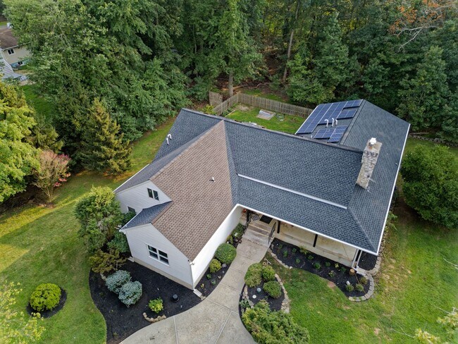 Building Photo - 17 Bauers Ln