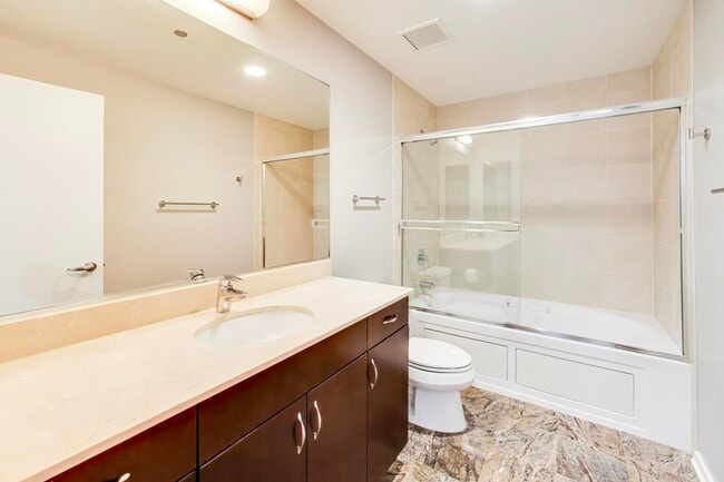 Building Photo - 65 E Monroe St