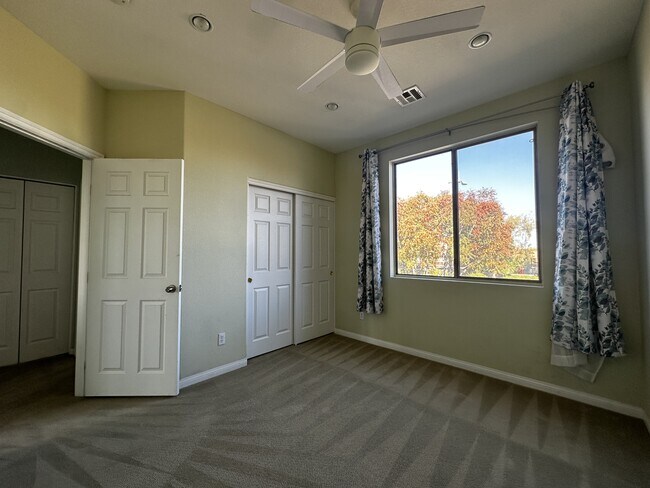 Building Photo - 7628 Belhurst Ave