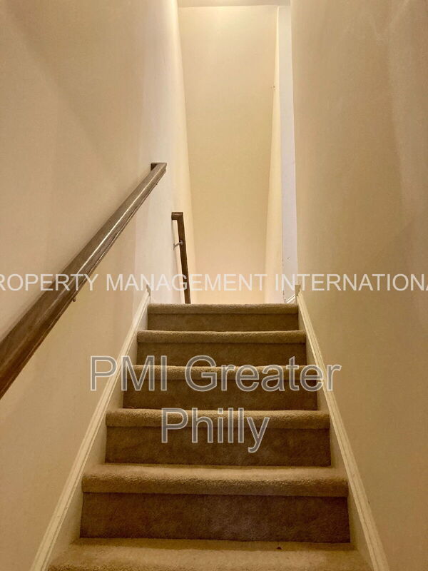 Building Photo - 106 Mercer Ct