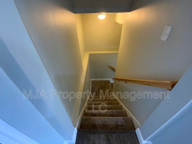 Building Photo - 5549 Dornton Ct