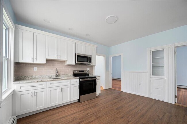 Building Photo - 87 Lyman Ave