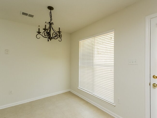 Building Photo - 6876 White Hawk Ln