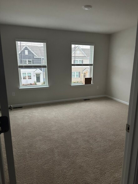 Building Photo - 10964 Farmerfield St