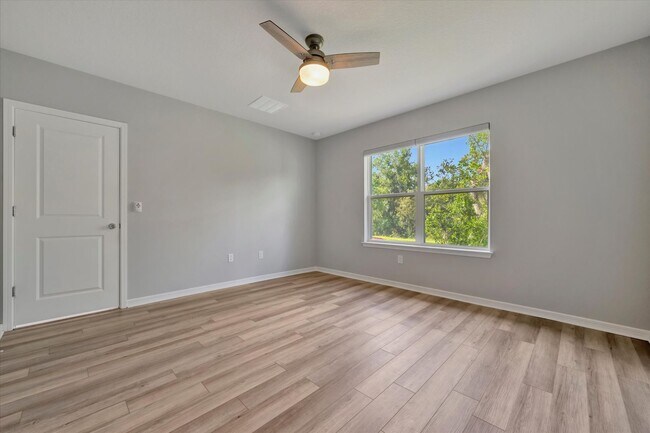 Building Photo - Newer Build - Parrish 3 Bedroom Home with ...