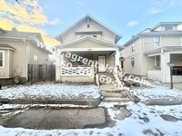 Building Photo - 3 Bedroom House