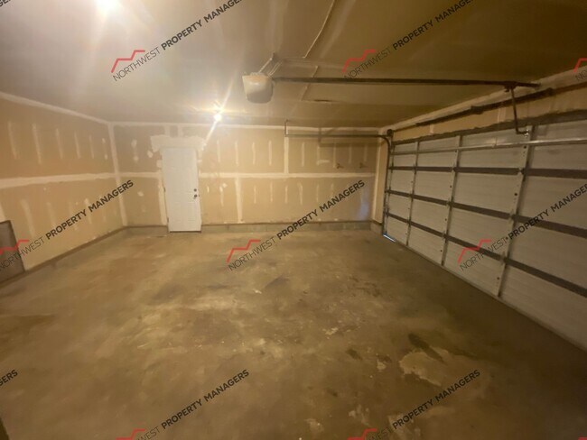 Building Photo - R277F