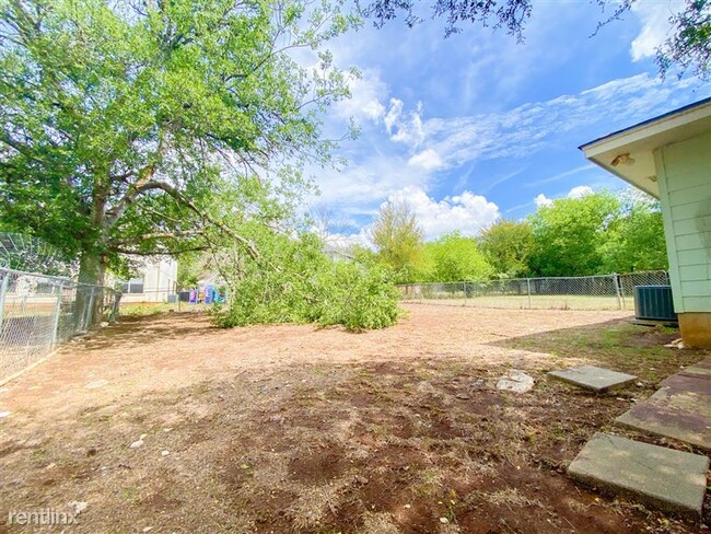 Building Photo - 109 Hughson Ct