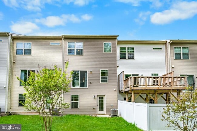 Building Photo - 644 Shore Forest Dr