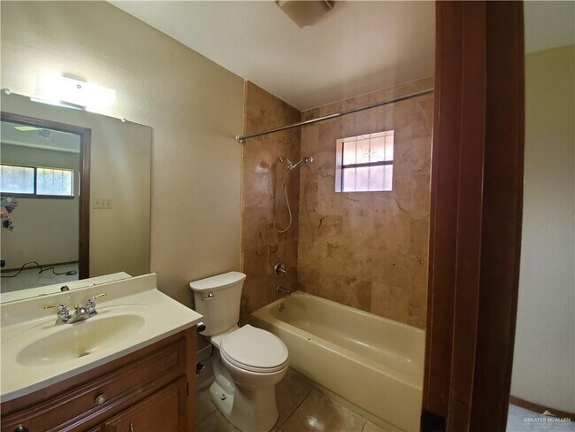 Building Photo - 17 N 32nd St