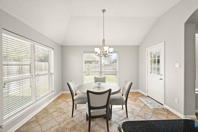 Building Photo - 1330 Leigh Gdns Dr