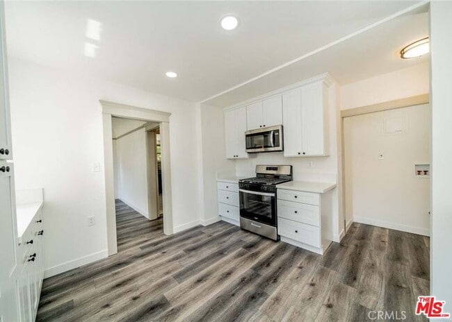 Building Photo - 4219 Sunnyside Dr
