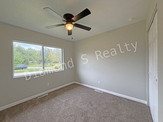 Building Photo - Completely Remodeled 4 Bedroom Home in Nixa!
