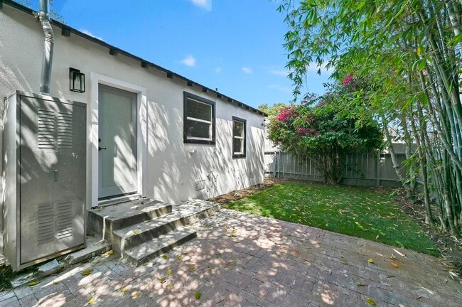 Building Photo - 4465 Orange Ave