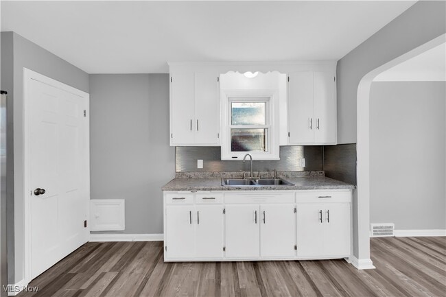 Building Photo - 3424 Fortune Ave