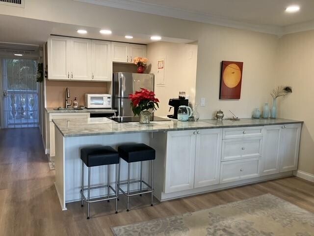 Building Photo - 801 NE 18th Ct