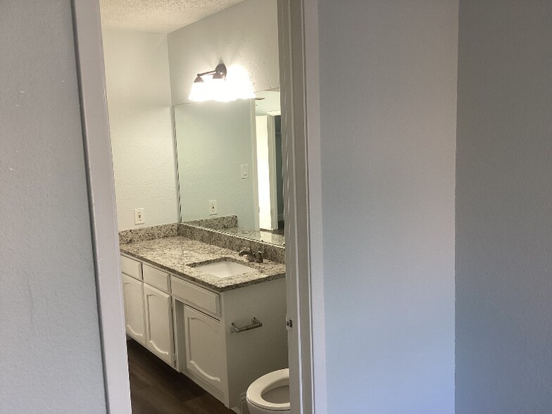 Building Photo - 7512 Chapin Rd