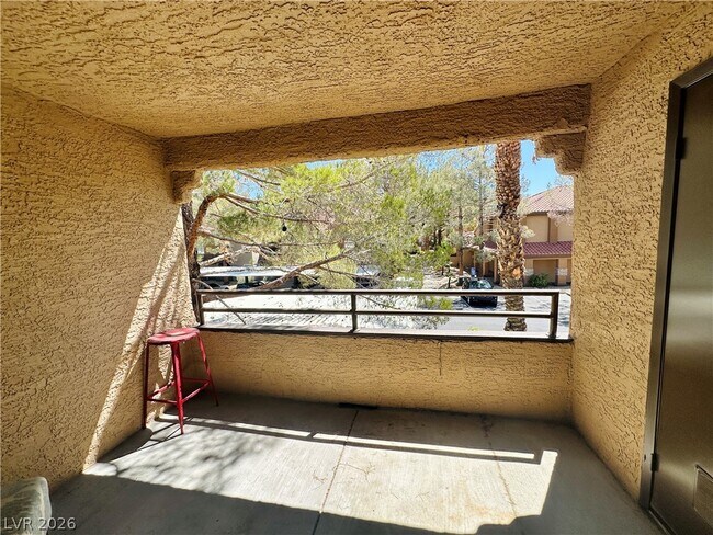 Building Photo - 2200 S Fort Apache Rd