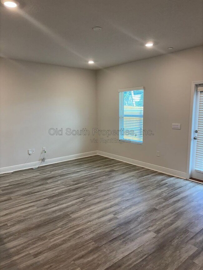 Building Photo - 1202 Fairchild Vlg Dr