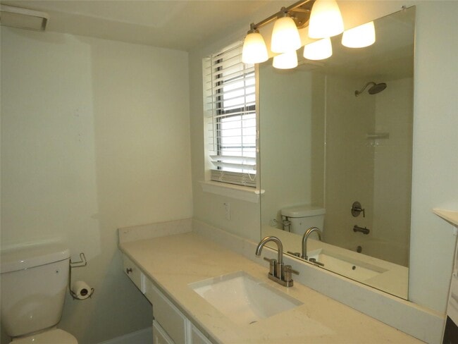 Building Photo - 5757 E University Blvd