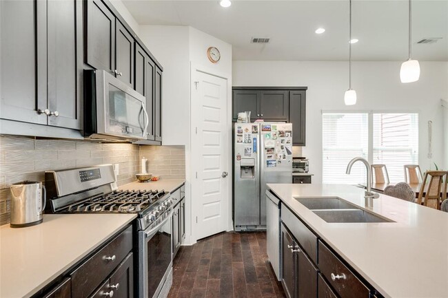 Building Photo - 2921 Prado St