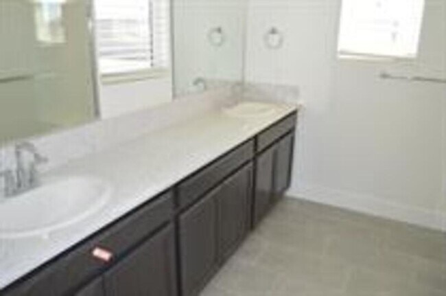 Building Photo - 2446 Cortes Dr