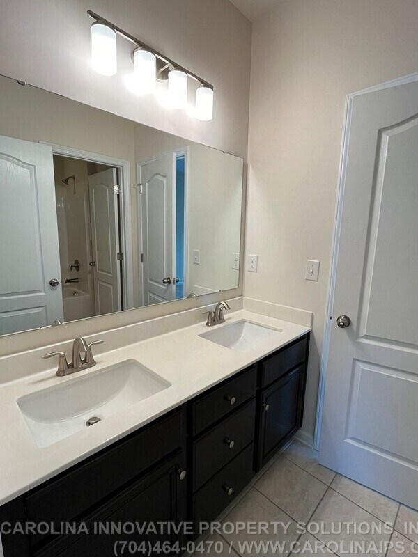 Building Photo - 385 Hawks Creek Pkwy