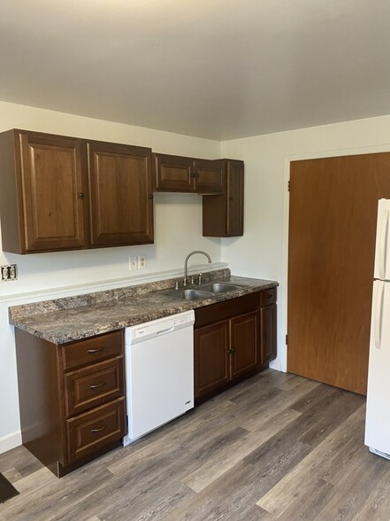 Building Photo - 520 N 11th Ave