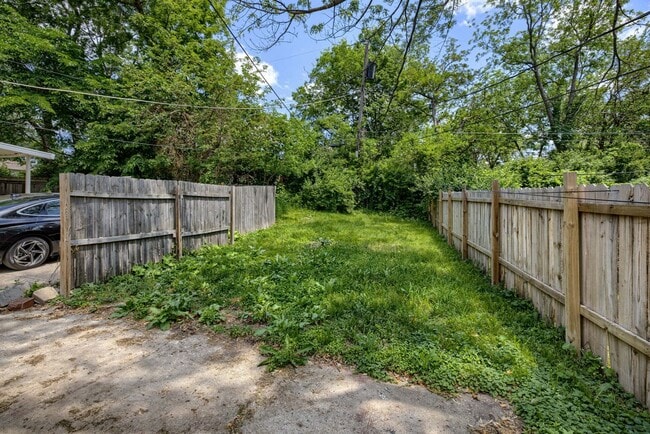 Building Photo - Great 2 bedroom 2 FULL bath home