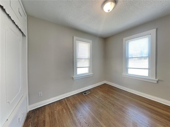 Building Photo - 3820 Jackson St NE