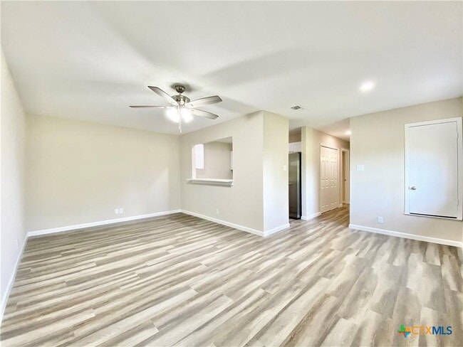 Building Photo - 2110 Blue Meadow Dr