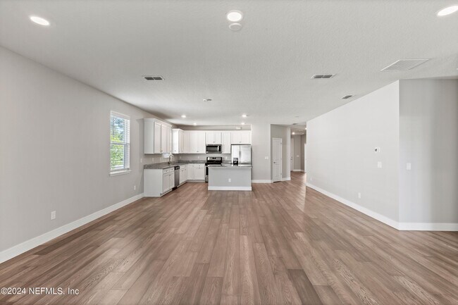 Building Photo - 4570 Creekside Blf St