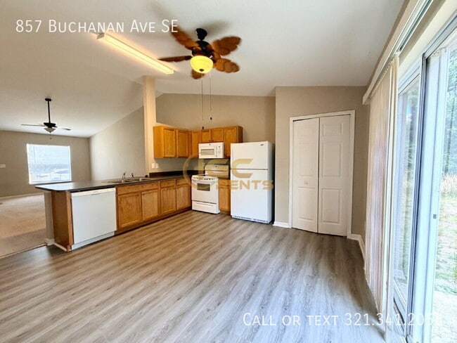 Building Photo - 857 Buchanan Ave SE