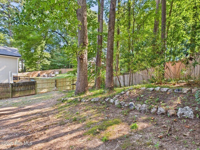 Building Photo - 115 Rock Pointe Ln