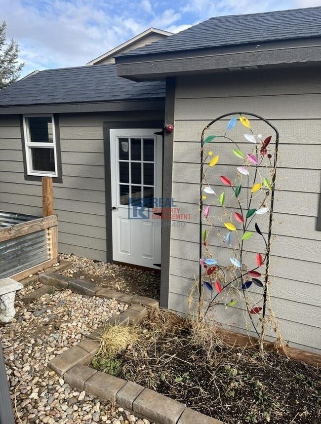 Building Photo - 502 Mallard Dr