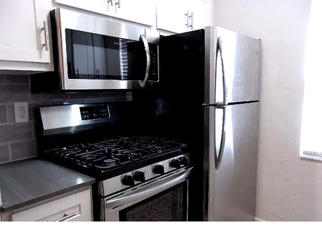 Primary Photo - Charming 1-Bed in Gatewood with Hardwood F...