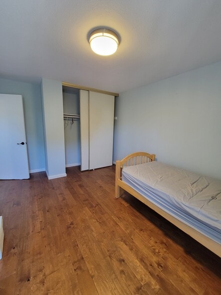 Building Photo - 575 Villa Real