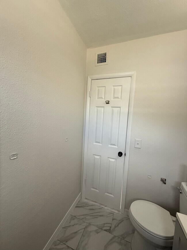 Building Photo - 2102 S 3rd St