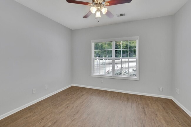 Building Photo - 13491 Spring View Dr