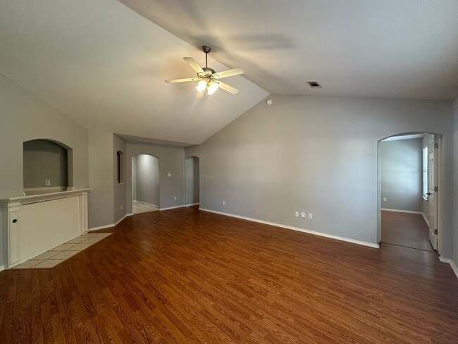 Building Photo - 609 Apple Valley Dr