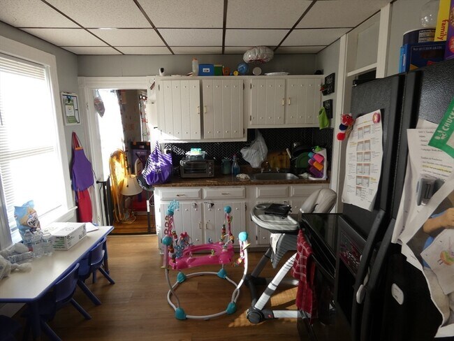 Building Photo - 60 W Broadway