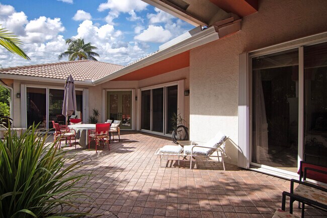 Building Photo - 2771 Twin Oaks Way