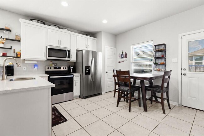 Building Photo - 241 El Dorado Rd