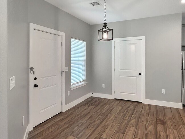 Building Photo - Beautiful Custom Home on 1 Acre in Peacefu...