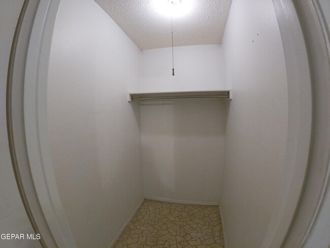 Building Photo - 2403 Red Sails Dr